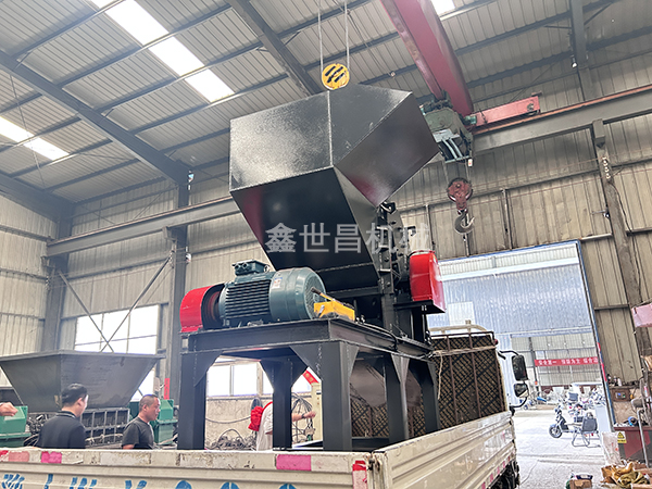 800型易拉罐破碎機(jī)發(fā)貨現(xiàn)場