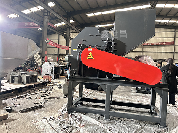 800型紅牛罐破碎機發(fā)往浙江寧波